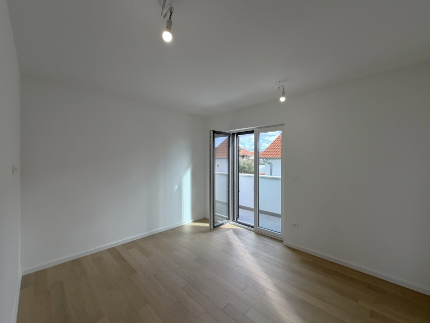 Flat For sale - ŠIBENSKO-KNINSKA VODICE