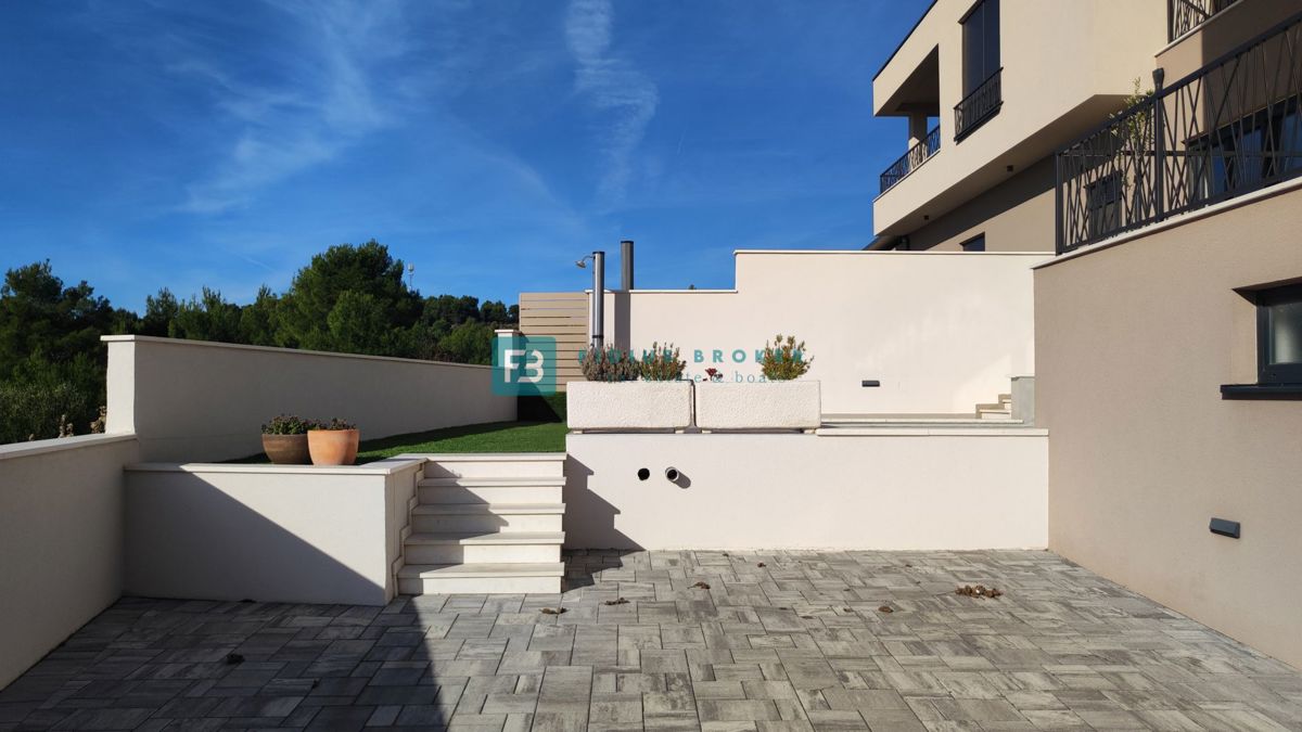 House For sale - ŠIBENSKO-KNINSKA VODICE