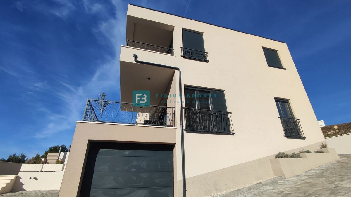House For sale - ŠIBENSKO-KNINSKA VODICE