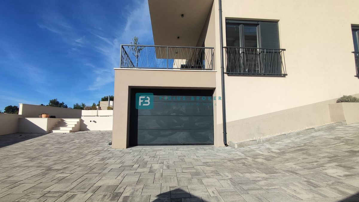 House For sale - ŠIBENSKO-KNINSKA VODICE