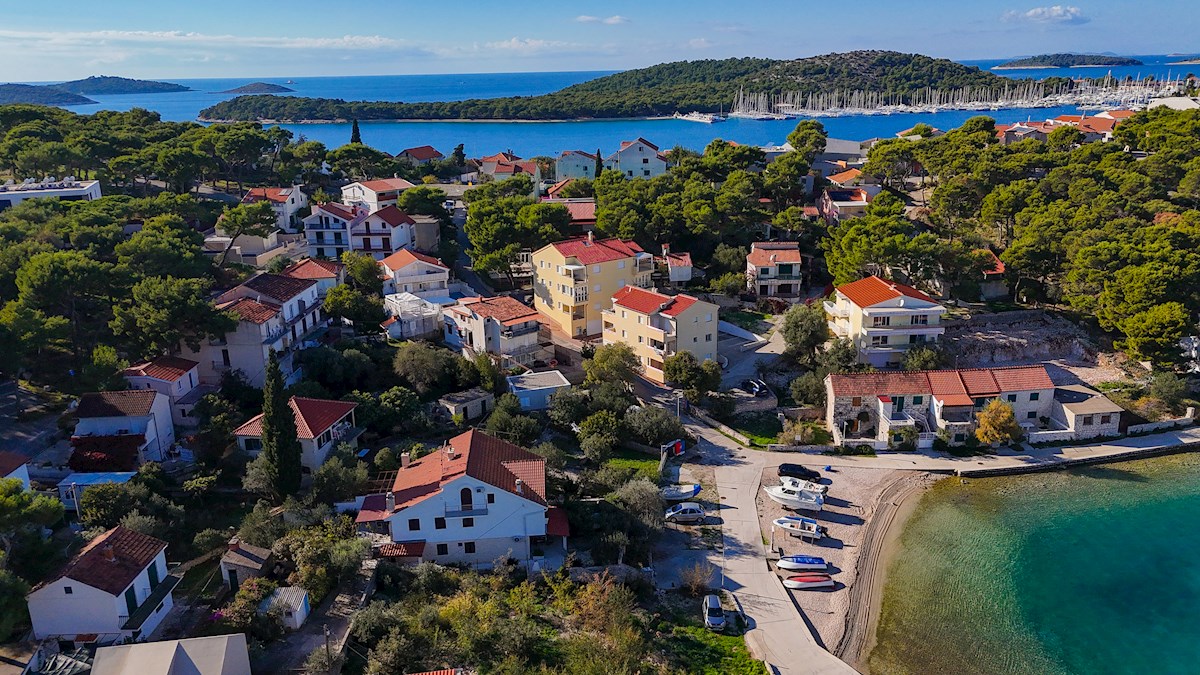 Casa In vendita - ŠIBENSKO-KNINSKA ROGOZNICA