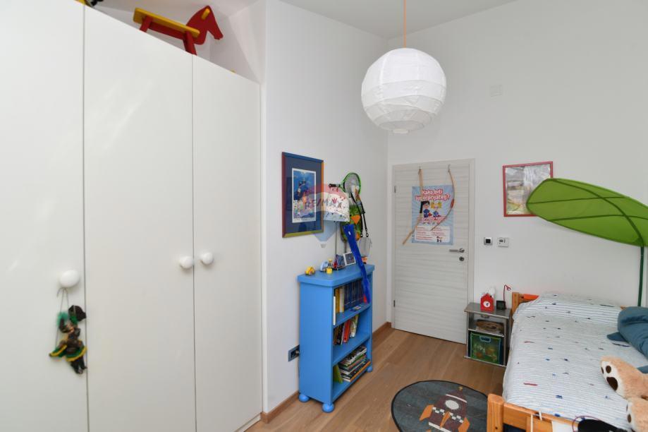 Flat For sale - PRIMORSKO-GORANSKA KASTAV