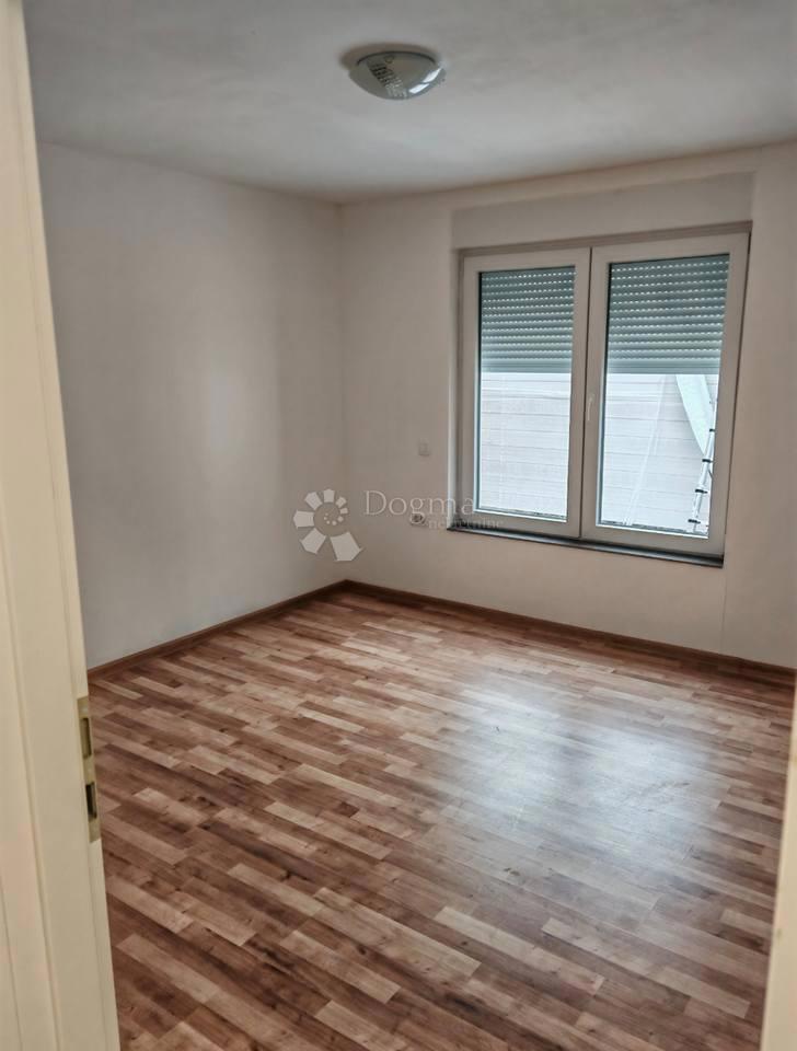 Maison À vendre - OSJEČKO-BARANJSKA DONJI MIHOLJAC