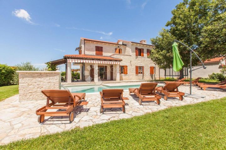 Hiša na predaj 216 m² – Višnjan