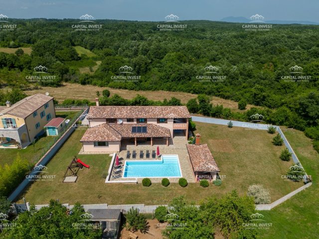 Kuća na prodaju 370 m² – Barban