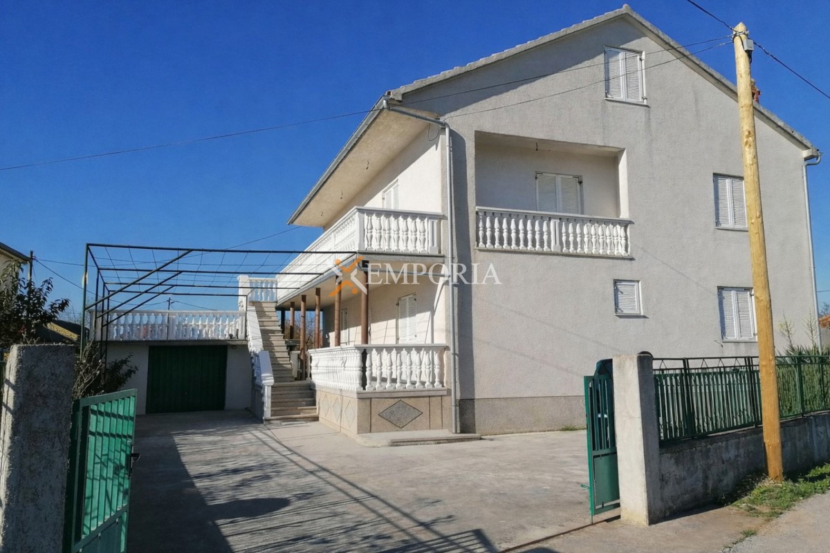Maison À vendre - Zadarska Zemunik Donji - foto 1/12