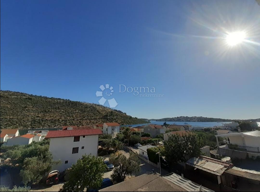 Apartment Zu verkaufen - ŠIBENSKO-KNINSKA ROGOZNICA