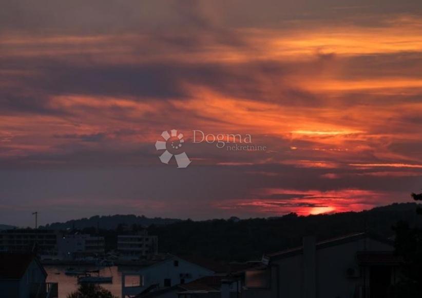 Apartment Zu verkaufen - ŠIBENSKO-KNINSKA ROGOZNICA
