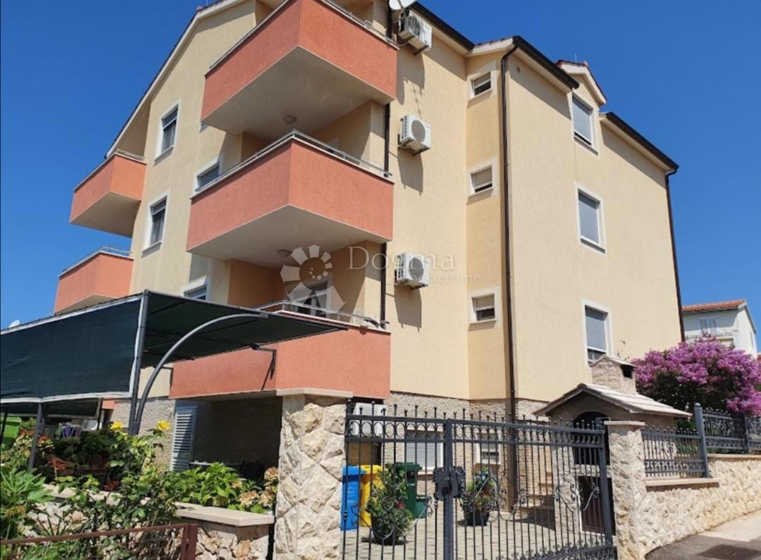 Apartment Zu verkaufen - ŠIBENSKO-KNINSKA ROGOZNICA