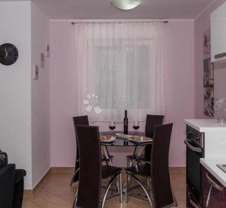 Apartment Zu verkaufen - ŠIBENSKO-KNINSKA ROGOZNICA
