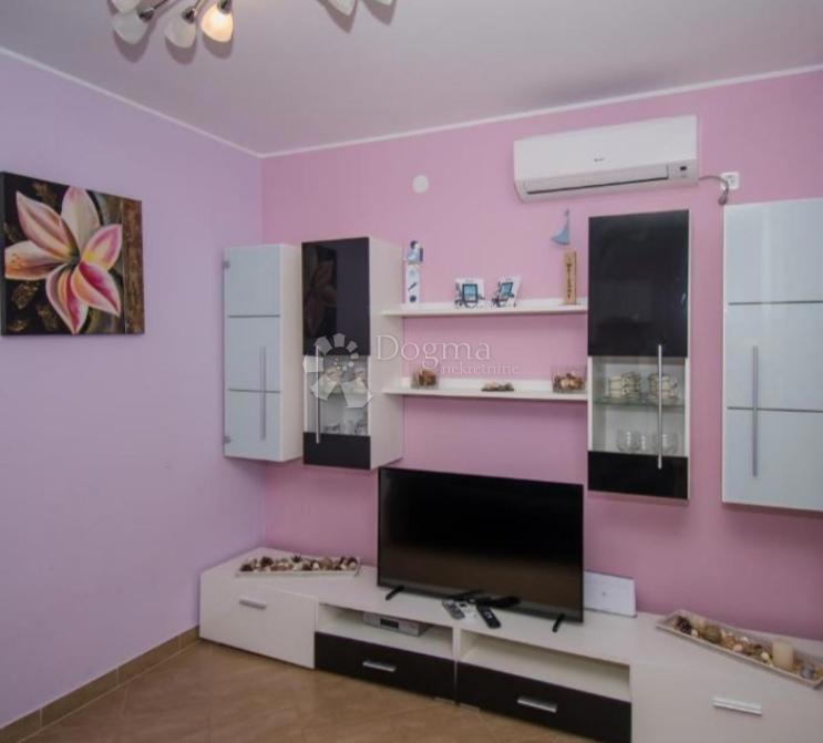 Apartment Zu verkaufen - ŠIBENSKO-KNINSKA ROGOZNICA
