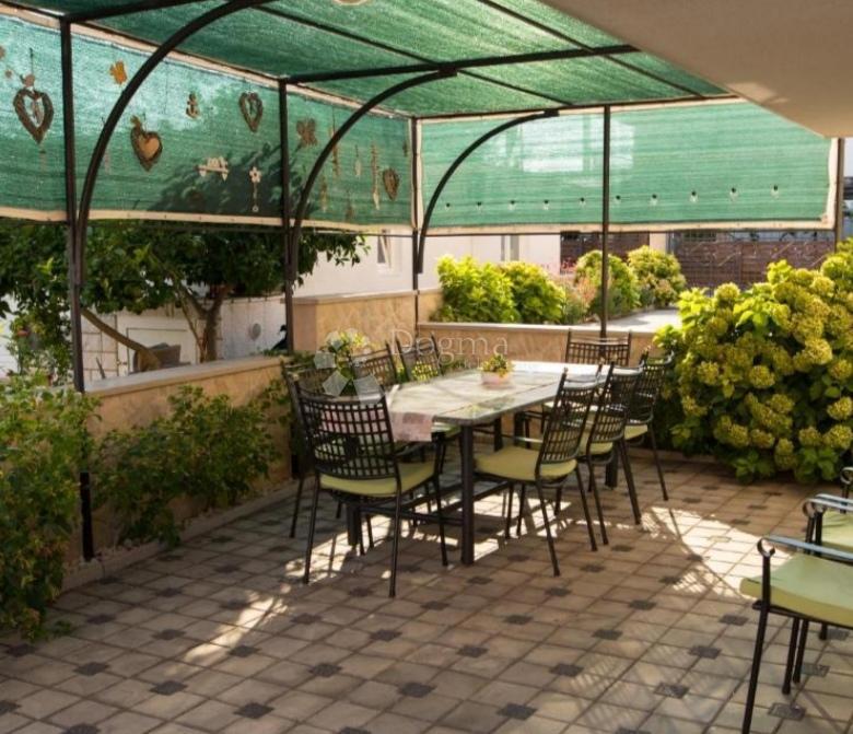 Apartment Zu verkaufen - ŠIBENSKO-KNINSKA ROGOZNICA