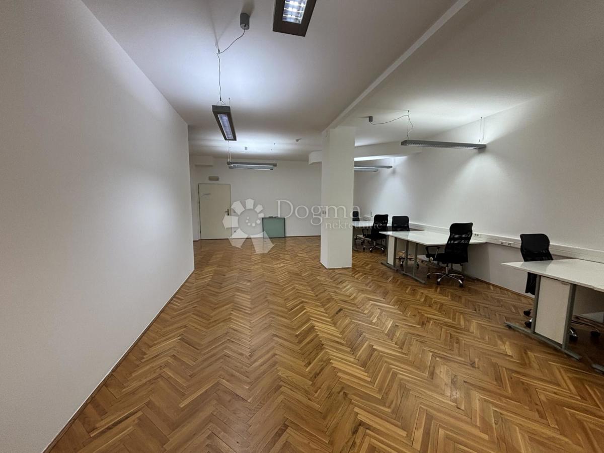 Lokal użytkowy Do wynajęcia - PRIMORSKO-GORANSKA RIJEKA