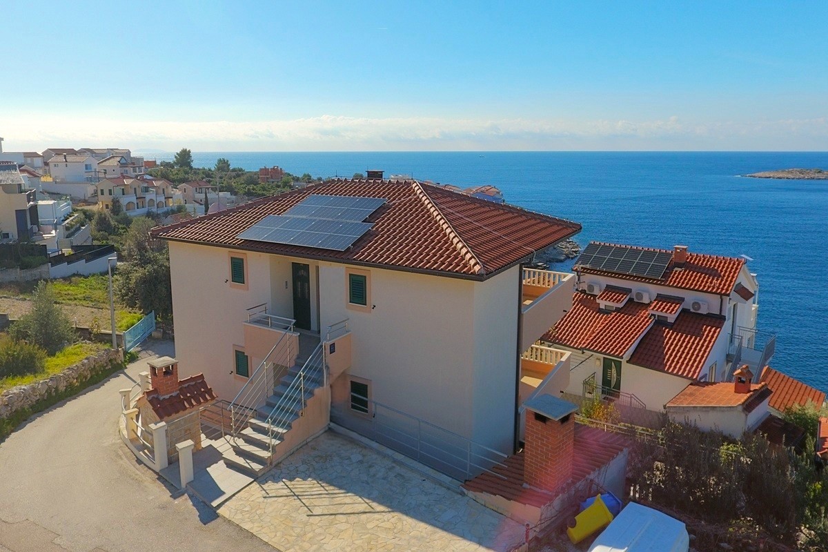 Casa In vendita - šibensko-kninska Rogoznica - foto 1/21