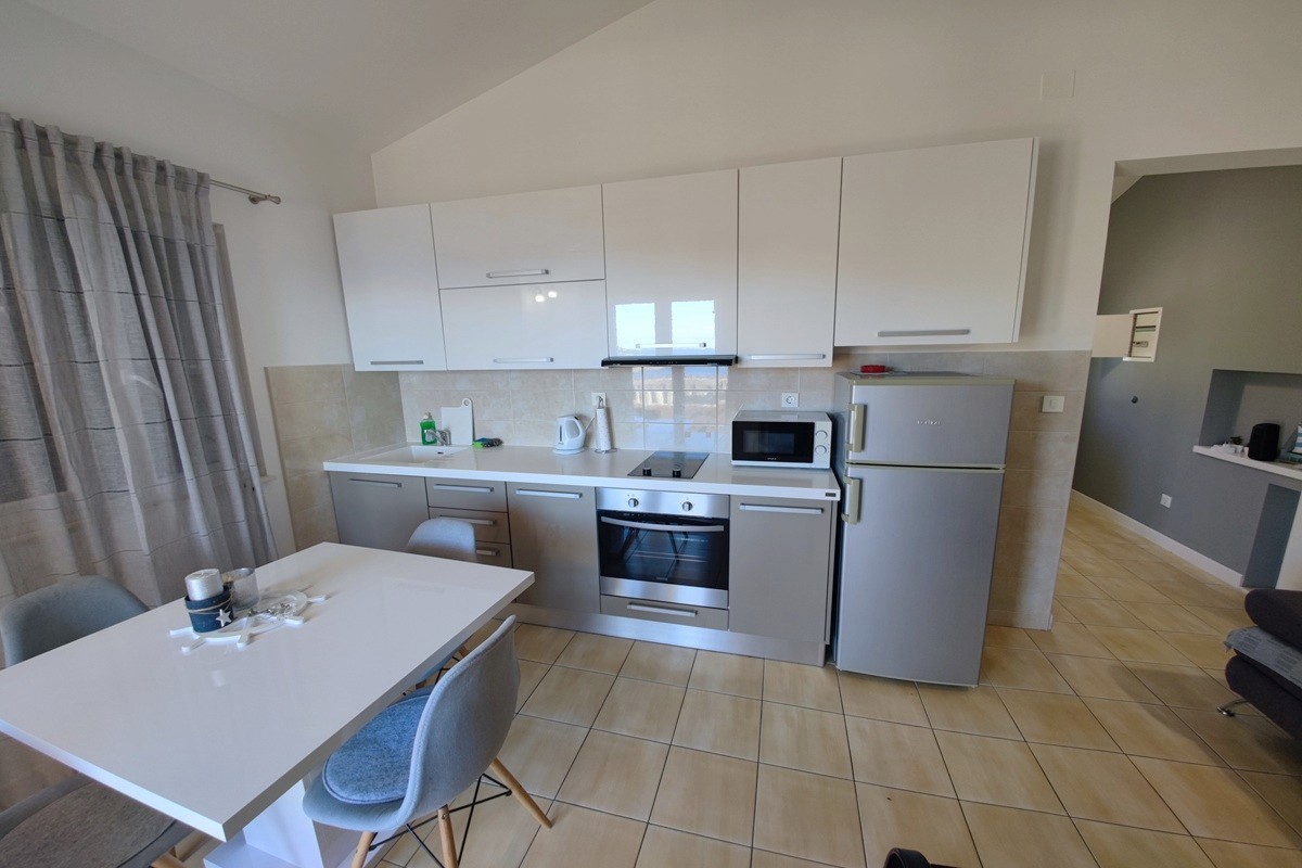 Casa In vendita - ŠIBENSKO-KNINSKA ROGOZNICA