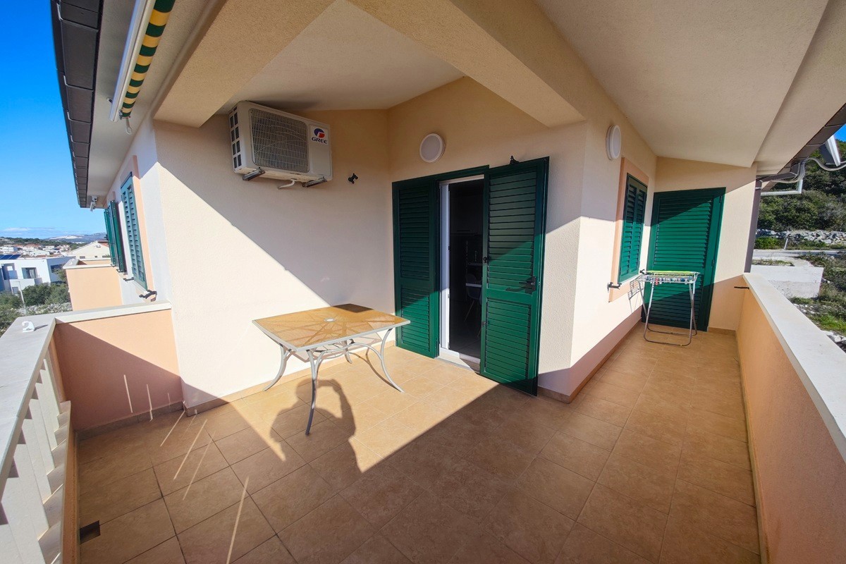 Casa In vendita - ŠIBENSKO-KNINSKA ROGOZNICA