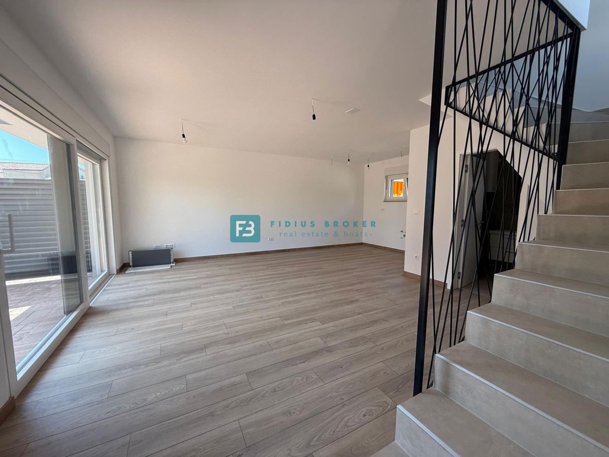 Flat For sale - ŠIBENSKO-KNINSKA VODICE