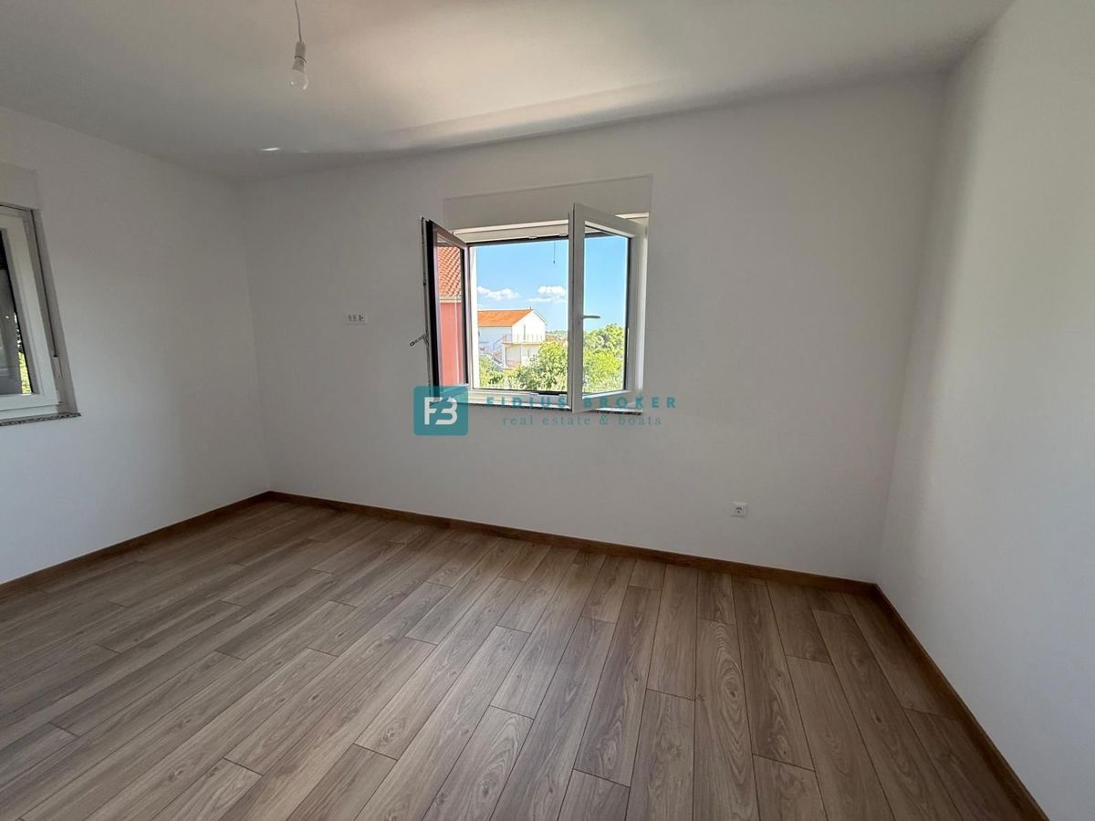 Flat For sale - ŠIBENSKO-KNINSKA VODICE