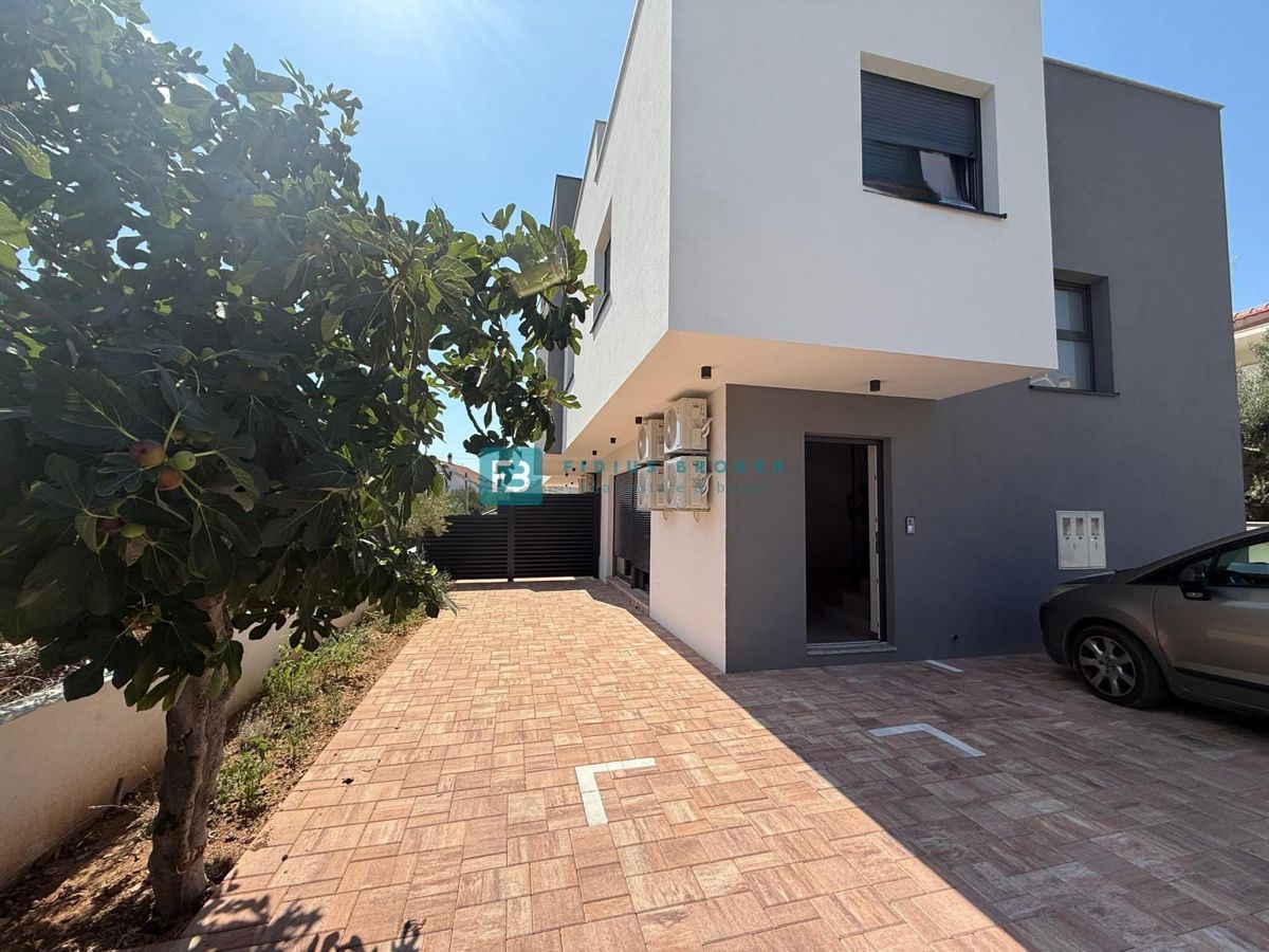 Flat For sale - ŠIBENSKO-KNINSKA VODICE