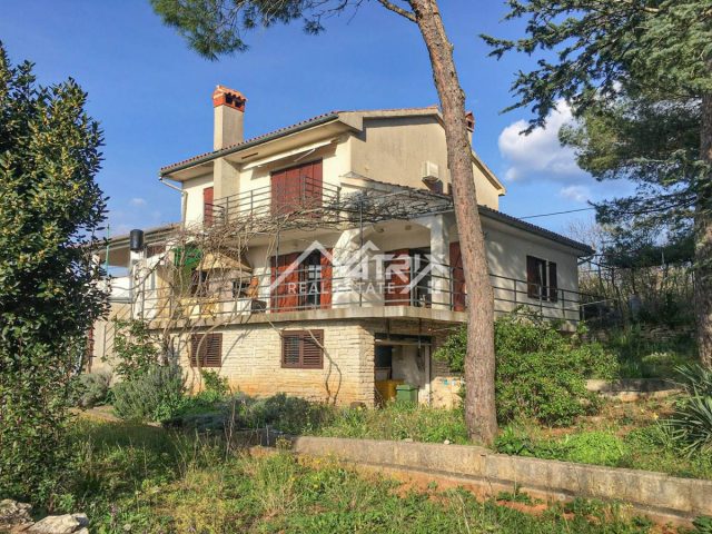 Kuća na prodaju 247 m² – Raša