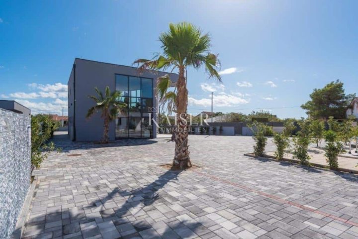 Apartma na predaj 1000 m² – Vir