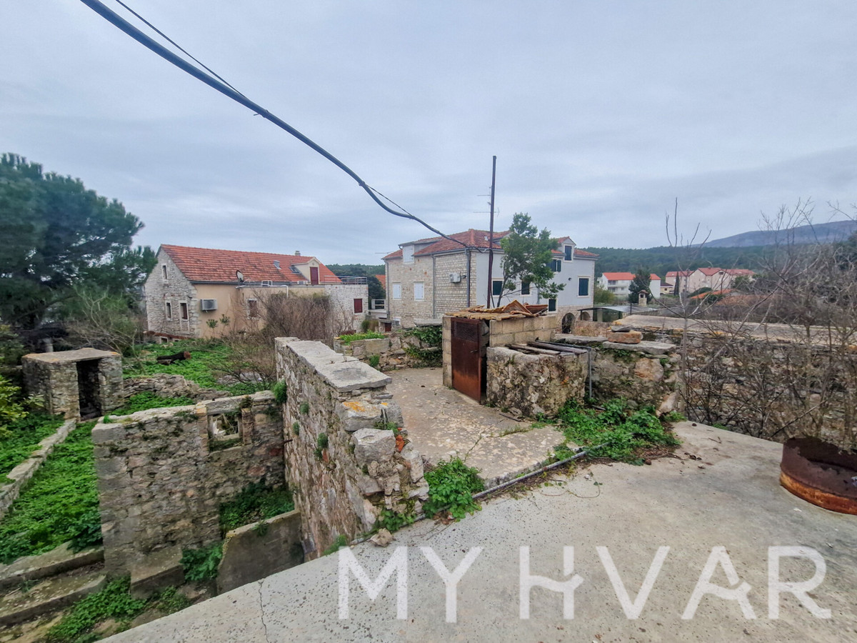 House For sale - SPLITSKO-DALMATINSKA JELSA