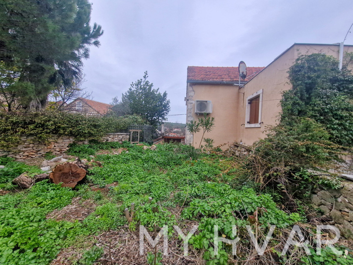 House For sale - SPLITSKO-DALMATINSKA JELSA