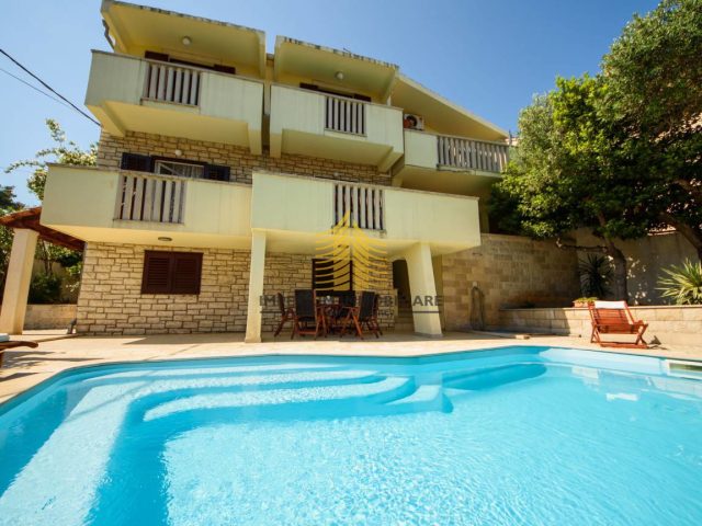Dům na prodej 200 m² – Brač