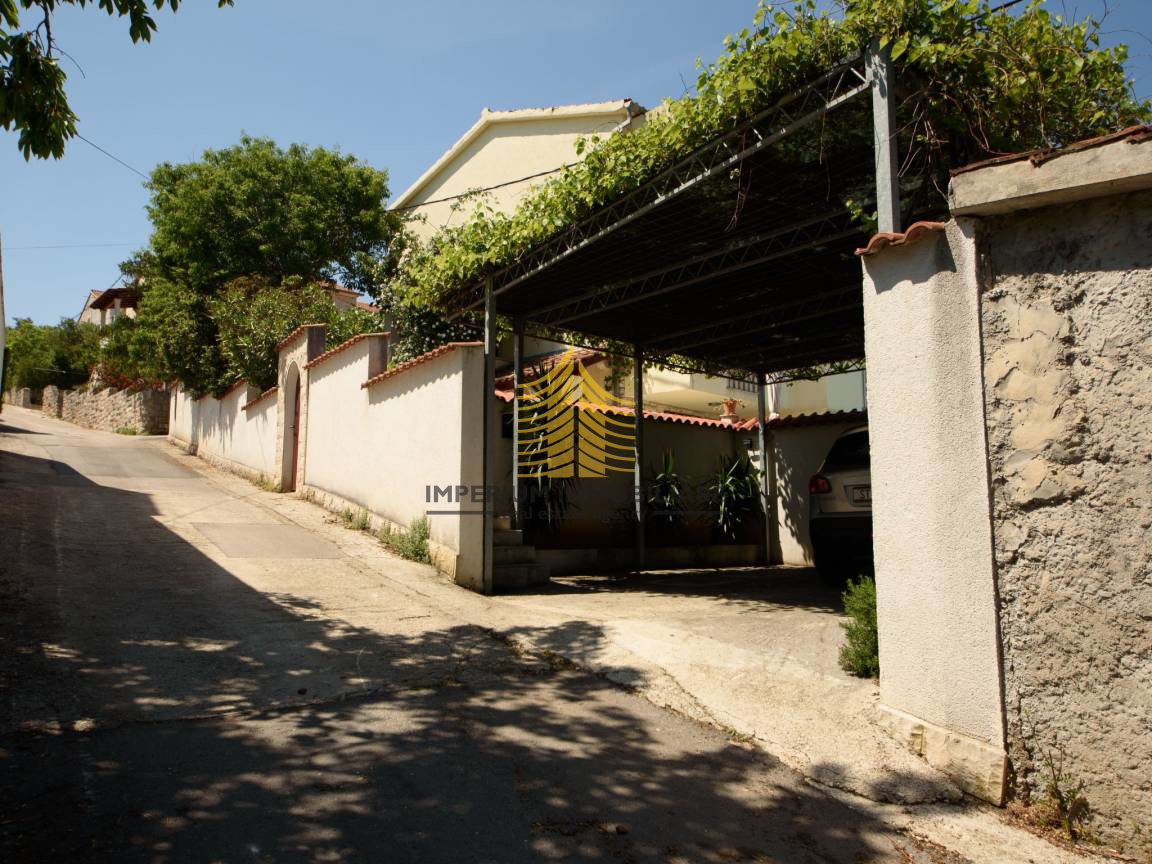 Hiša Na predaj - SPLITSKO-DALMATINSKA BRAČ