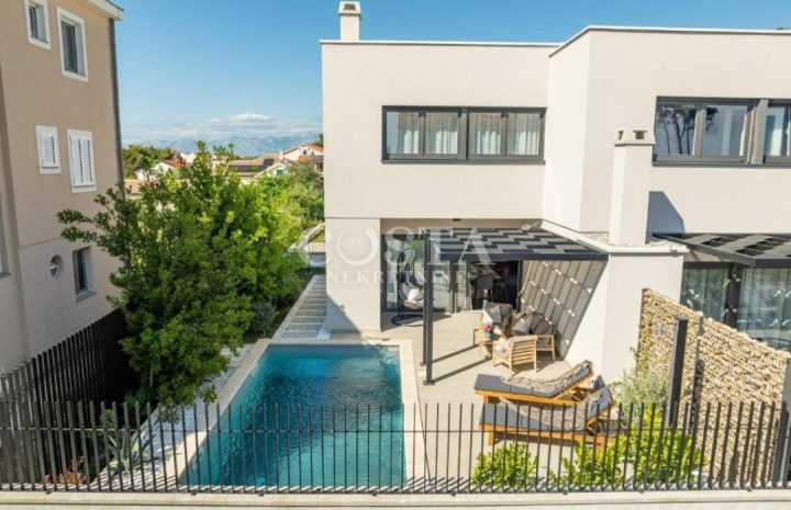 Dom na predaj 180 m² – Privlaka