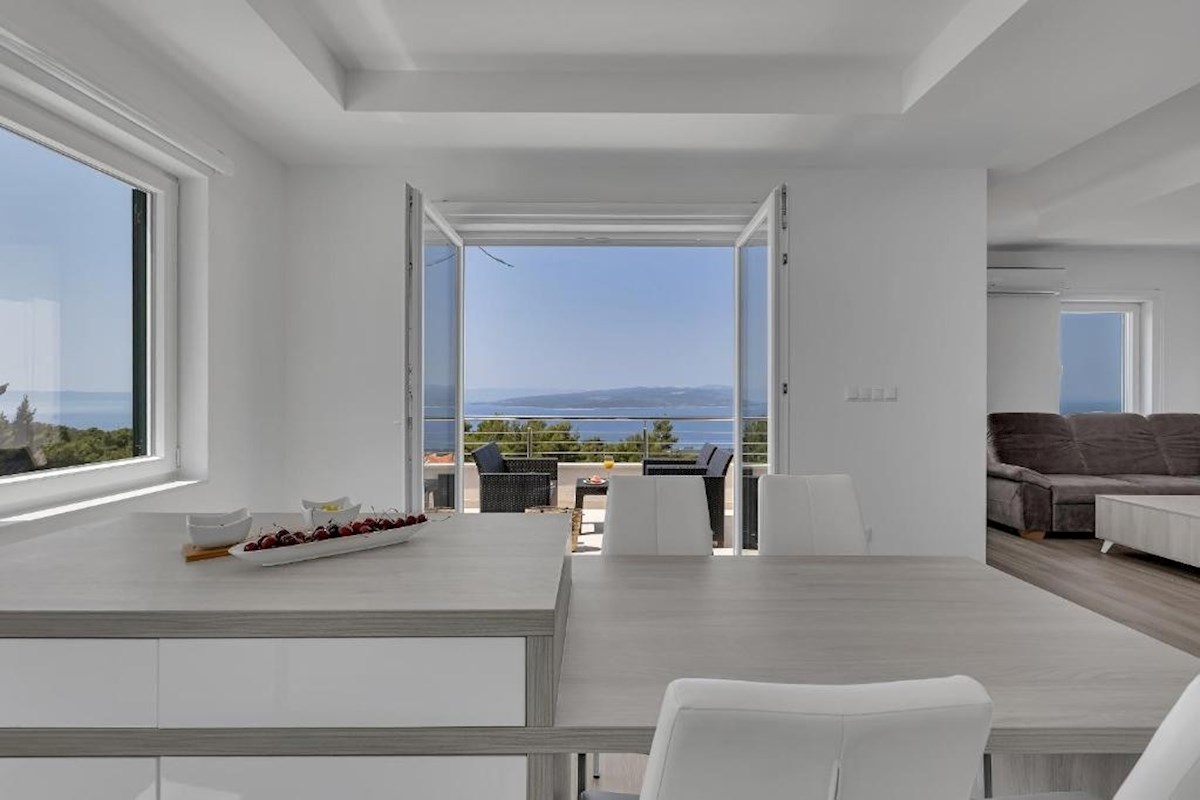 House For sale - SPLITSKO-DALMATINSKA BAŠKA VODA