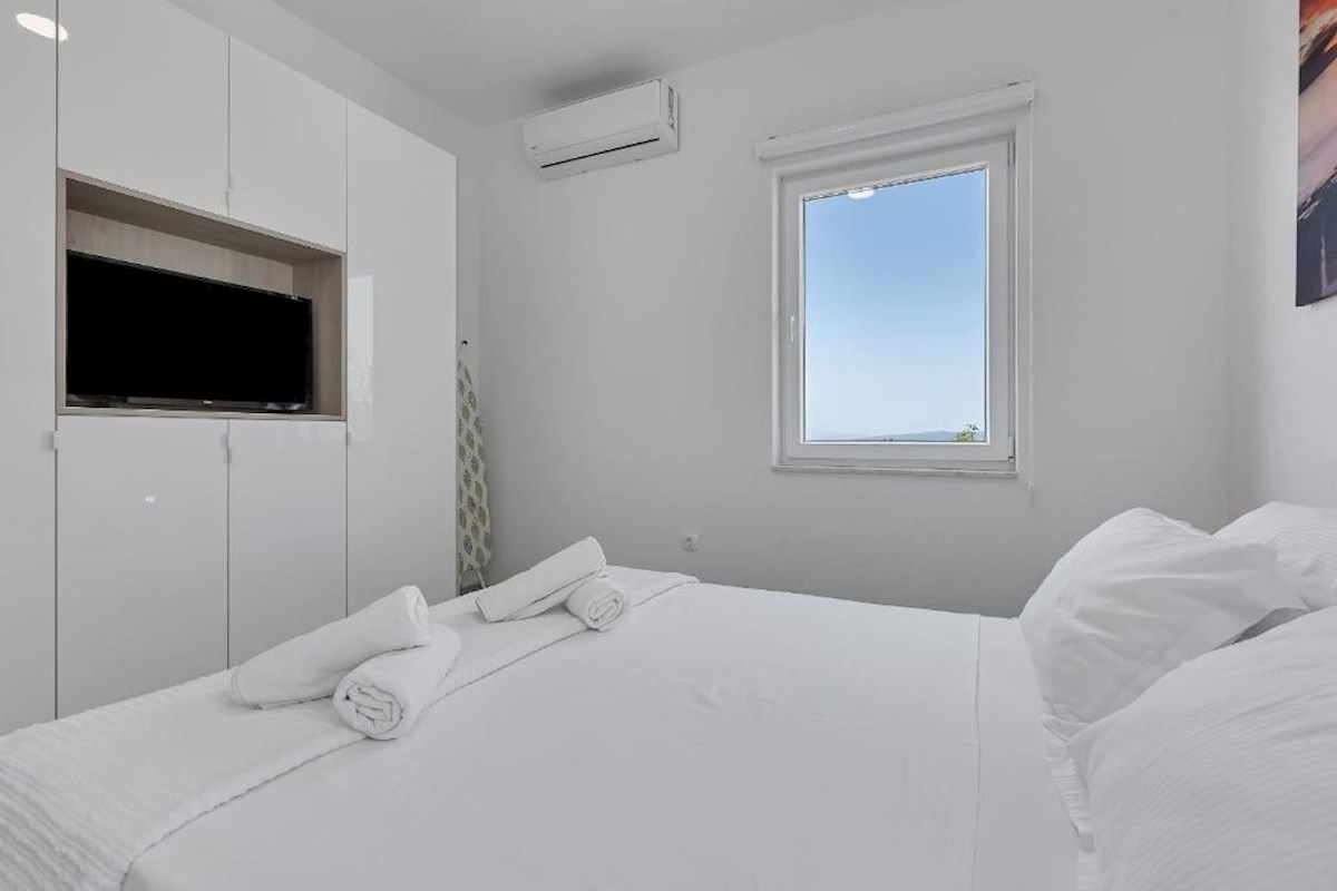 House For sale - SPLITSKO-DALMATINSKA BAŠKA VODA