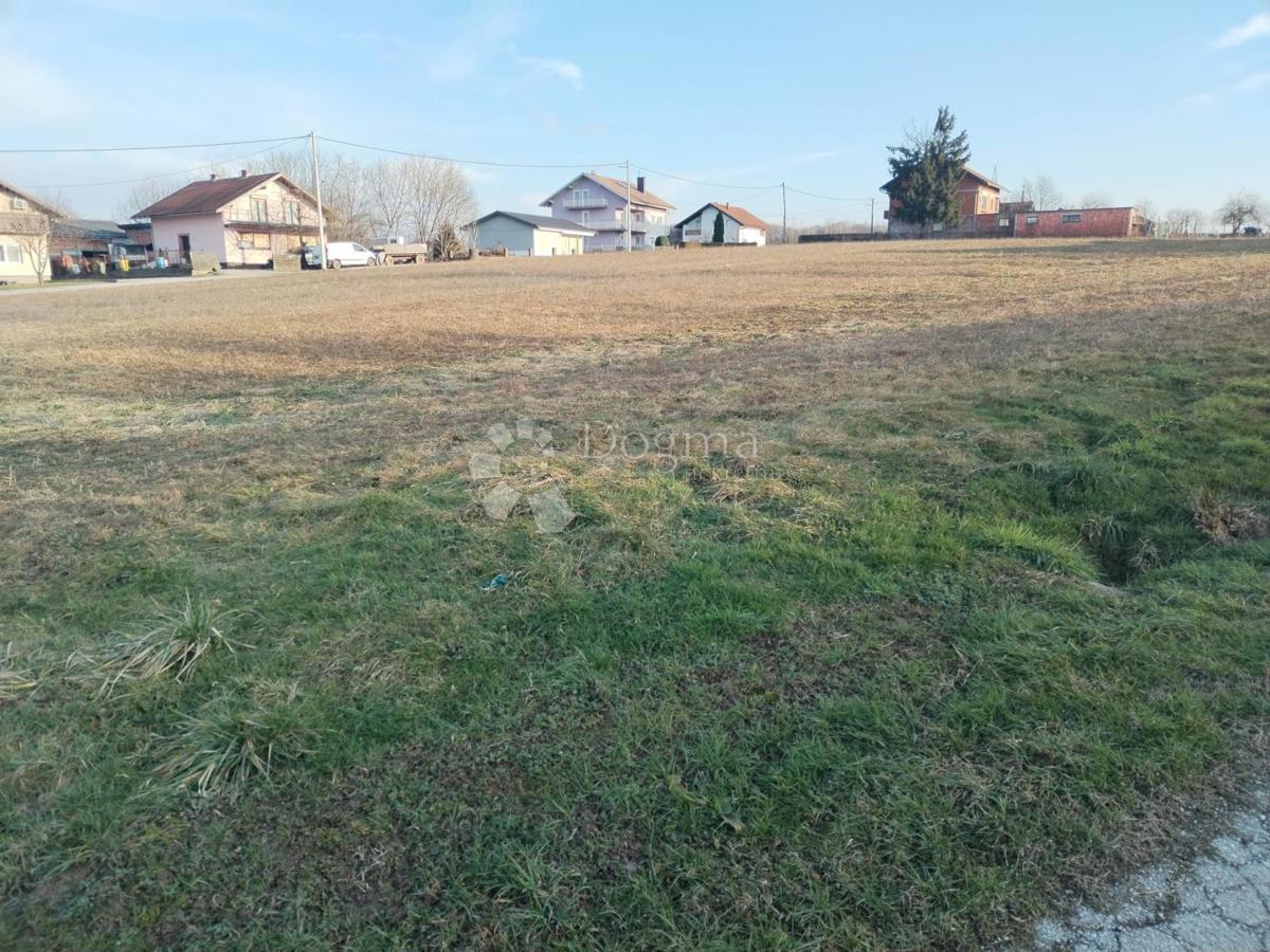 Terreno In vendita - KARLOVAČKA KARLOVAC