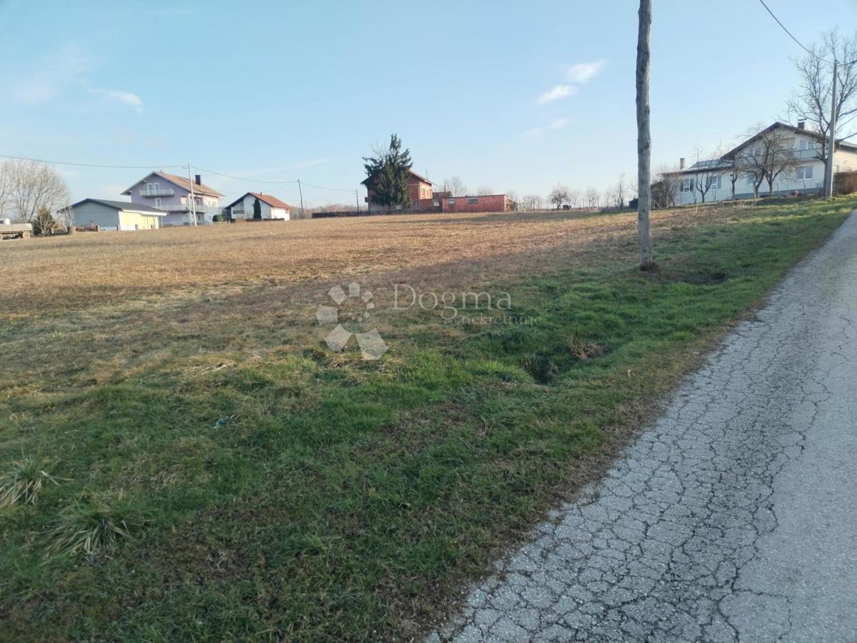 Terreno In vendita - KARLOVAČKA KARLOVAC