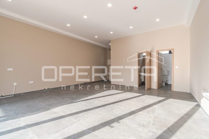 Commerciale da affittare 28 m² – Poreč
