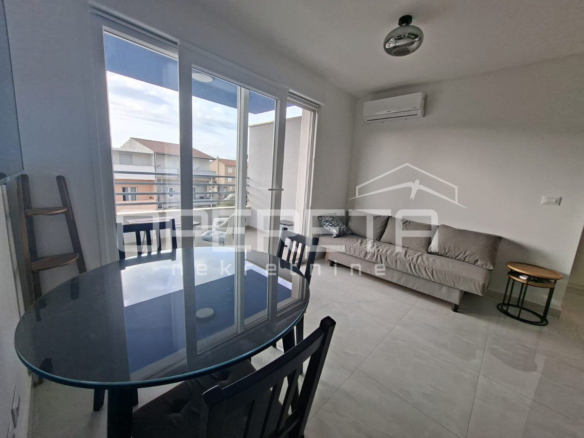 Appartement À louer - Splitsko-dalmatinska Split - foto 2/6