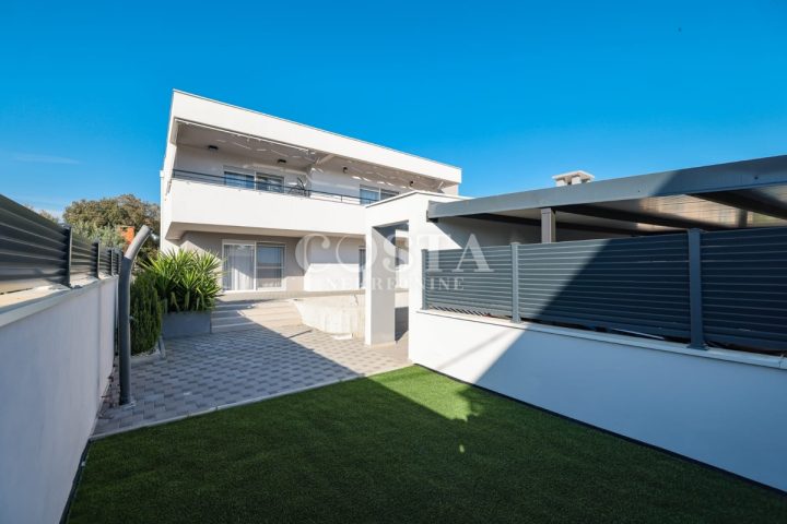 House for sale 290 m² – Bibinje