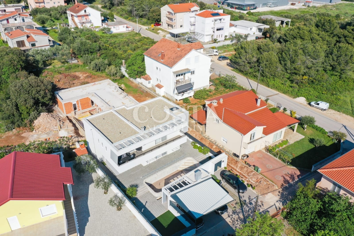 Hiša Na predaj - ZADARSKA BIBINJE
