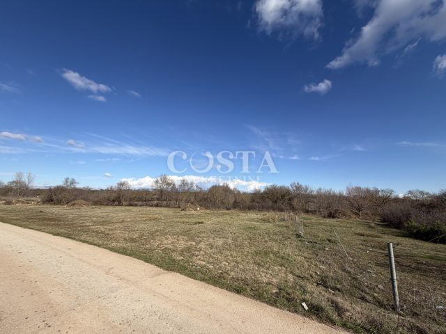Działka na sprzedaż 1093 m² – Poličnik
