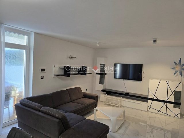Apartmán k pronájmu 88 m² – Split