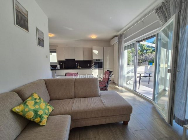 Stan na prodaju 56 m² – Novalja