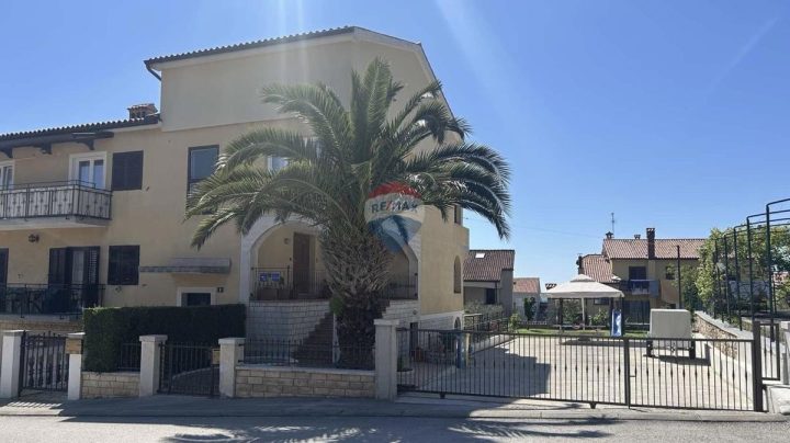 Maison à vendre 292 m² – Poreč