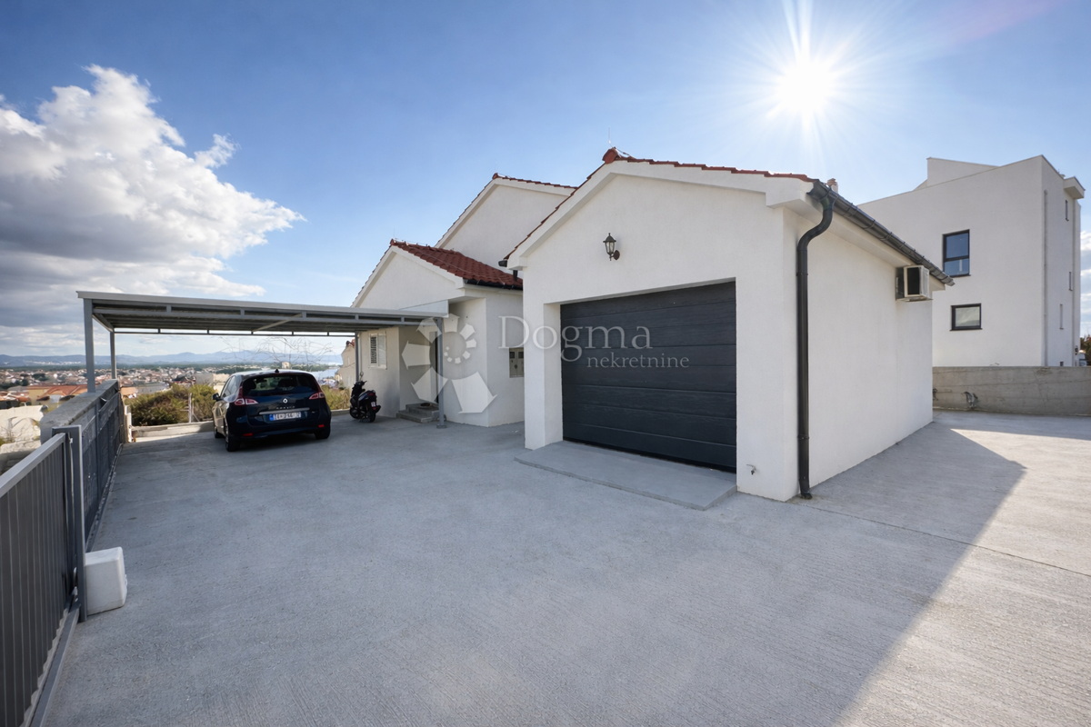 House For sale - šibensko-kninska Vodice - foto 1/12