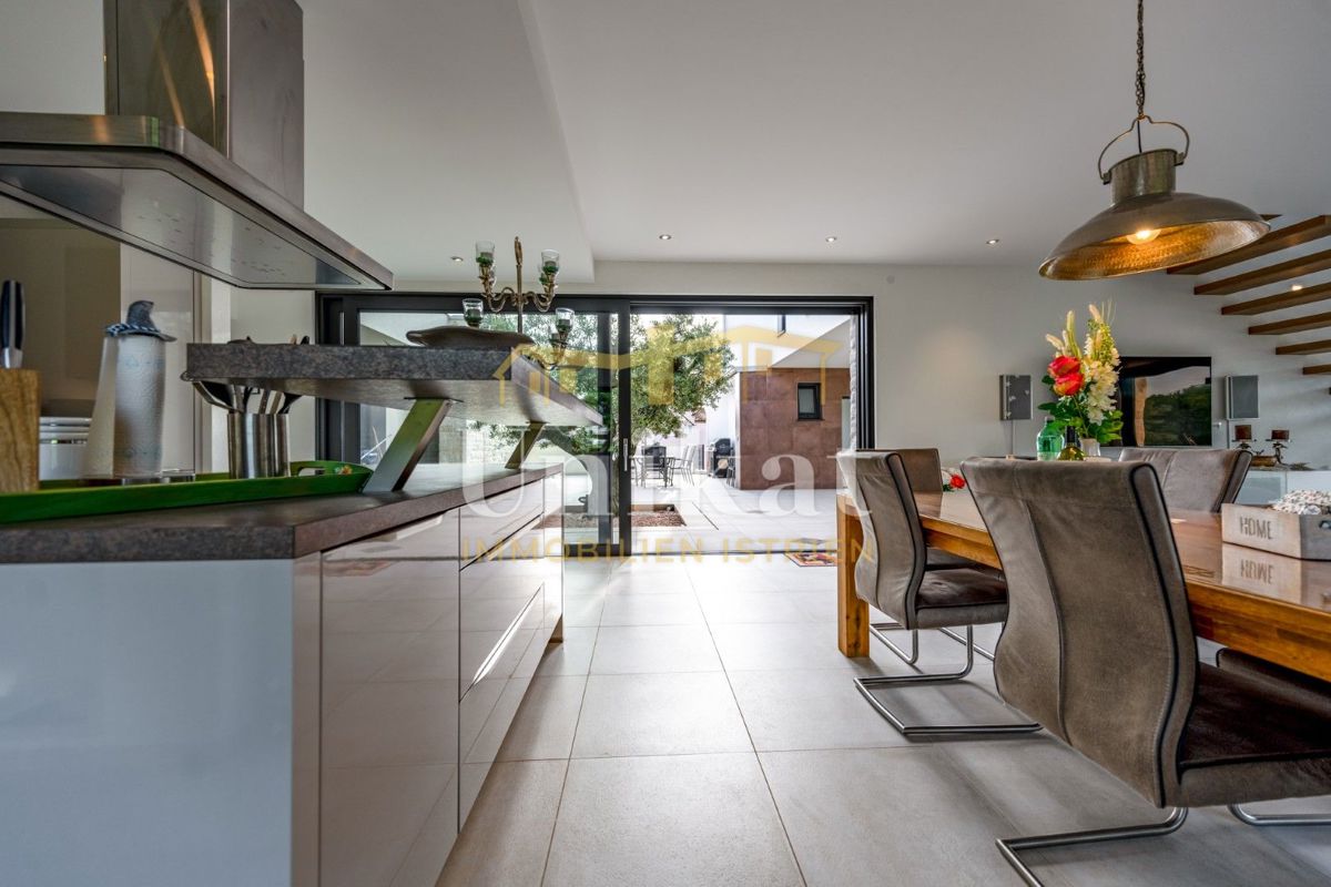 House For sale - ISTARSKA NOVIGRAD