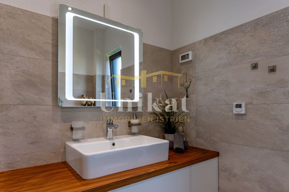 House For sale - ISTARSKA NOVIGRAD