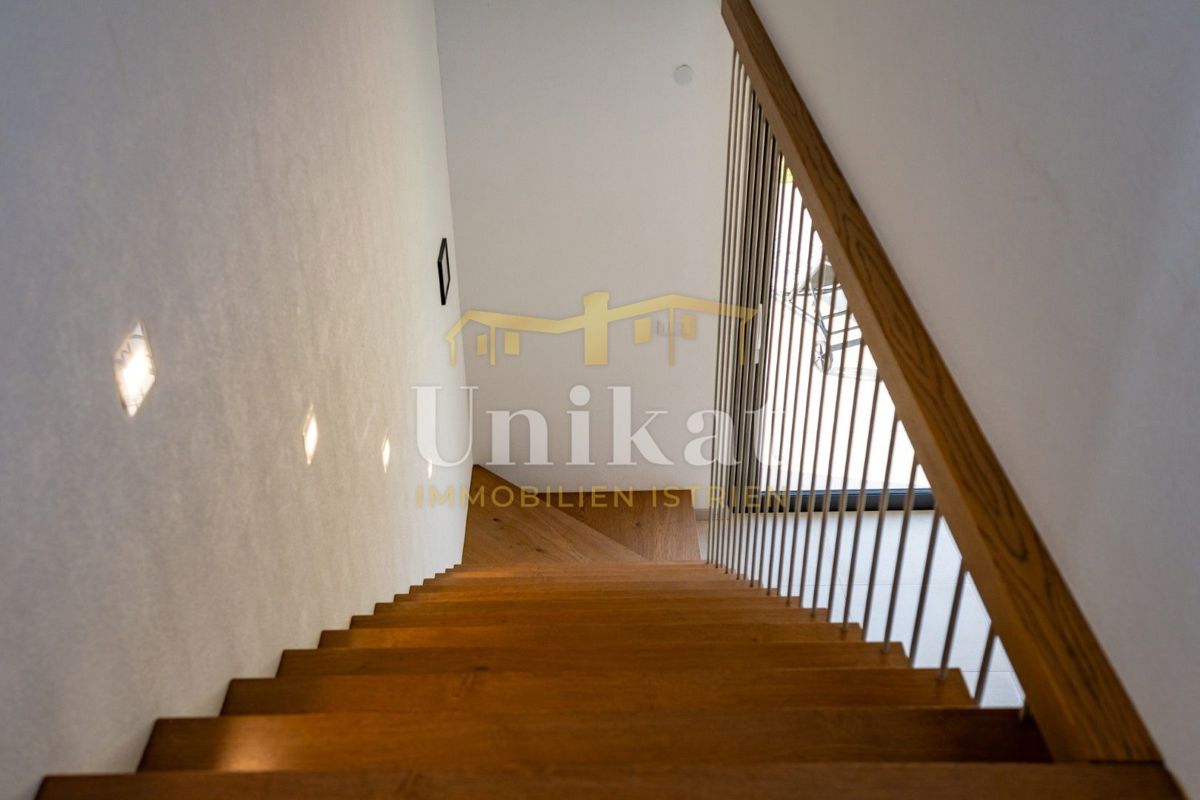 House For sale - ISTARSKA NOVIGRAD