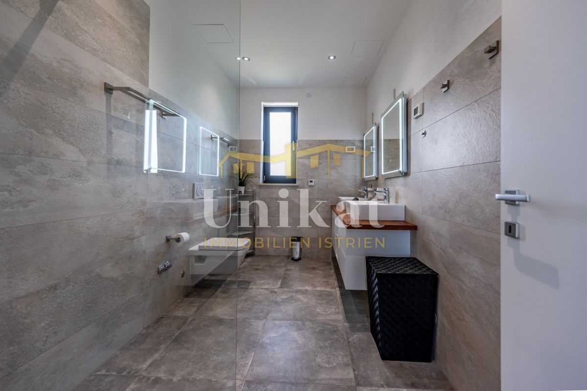 House For sale - ISTARSKA NOVIGRAD