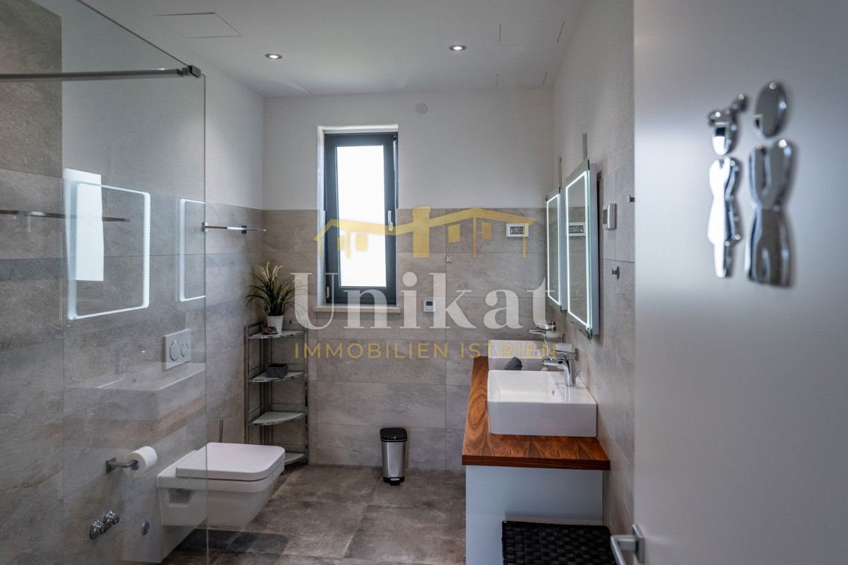 House For sale - ISTARSKA NOVIGRAD