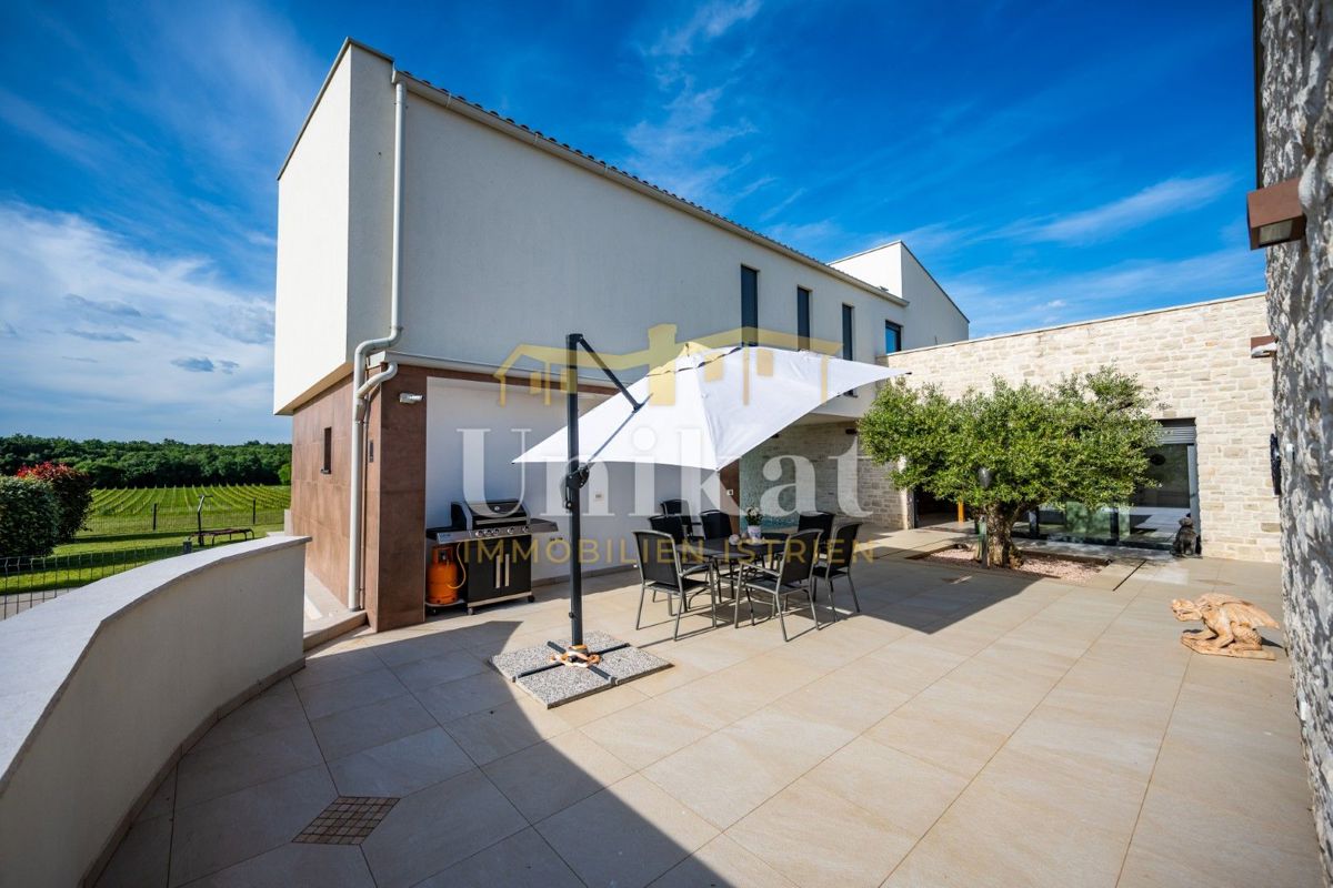 House For sale - ISTARSKA NOVIGRAD