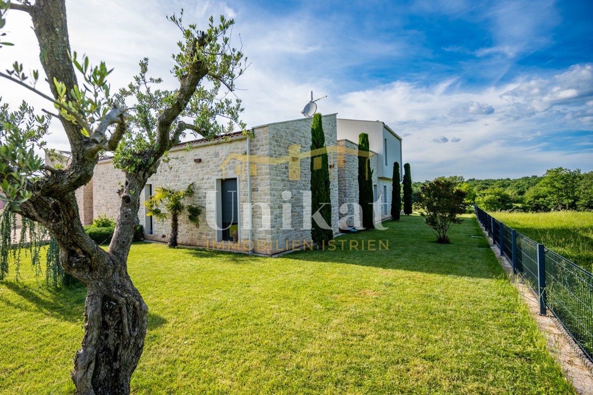 House For sale - ISTARSKA NOVIGRAD